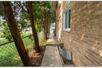 7712 W Morgan Ave, Milwaukee, WI 53220 - Photo 29