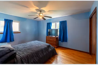 7712 W Morgan Ave, Milwaukee, WI 53220 - Photo 9