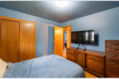 7712 W Morgan Ave, Milwaukee, WI 53220 - Photo 11