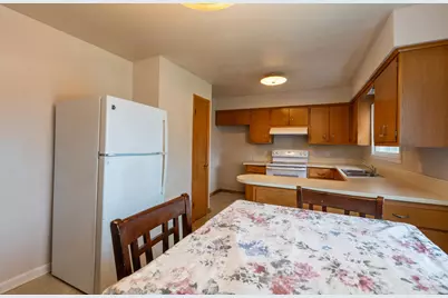 7712 W Morgan Ave, Milwaukee, WI 53220 - Photo 7