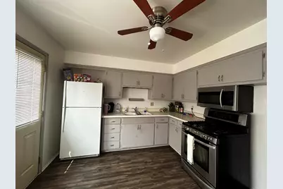 4048  Marquette Dr, Racine, WI 53402 - Photo 5