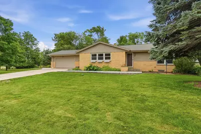 N68W15651  Chateau Dr, Menomonee Falls, WI 53051 - Photo 35