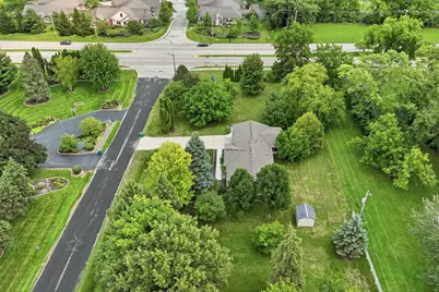 N68W15651  Chateau Dr, Menomonee Falls, WI 53051 - Photo 31