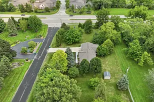 N68W15651 Chateau Dr, Menomonee Falls, WI 53051 - Photo 31