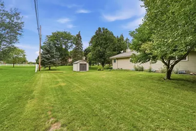 N68W15651  Chateau Dr, Menomonee Falls, WI 53051 - Photo 23