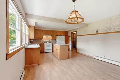 N68W15651  Chateau Dr, Menomonee Falls, WI 53051 - Photo 11