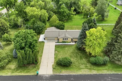 N68W15651  Chateau Dr, Menomonee Falls, WI 53051 - Photo 27