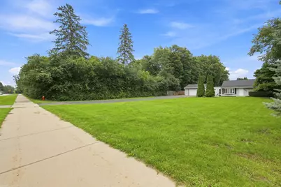 5225 W County Line Rd, Brown Deer, WI 53223 - Photo 15