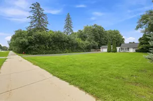 5225 W County Line Rd, Brown Deer, WI 53223 - Photo 15