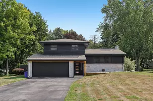 450 Rip Van Winkle Dr, Brookfield, WI 53186 - Photo 1