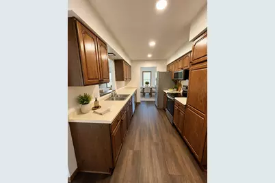 622  Lous Way, Slinger, WI 53086 - Photo 5