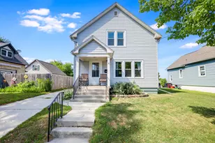 1606 Madison St, Manitowoc, WI 54220 - Photo 1