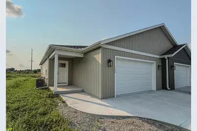 706  Johnson St, Watertown, WI 53094 - Photo 21