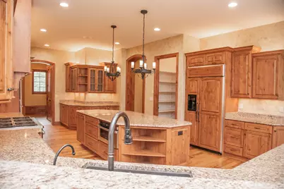 1512 W County Line Rd, Mequon, WI 53092 - Photo 15