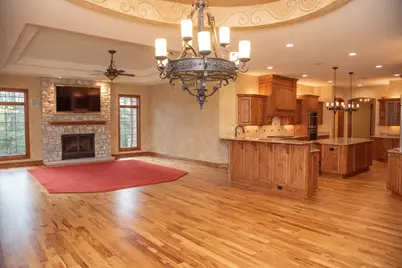 1512 W County Line Rd, Mequon, WI 53092 - Photo 11