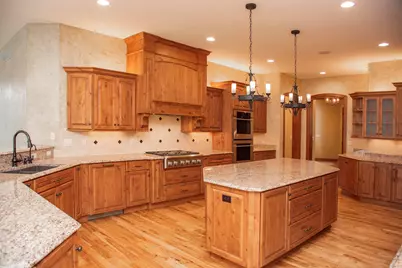 1512 W County Line Rd, Mequon, WI 53092 - Photo 17