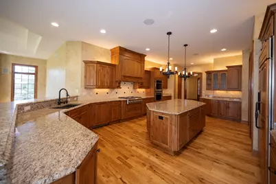 1512 W County Line Rd, Mequon, WI 53092 - Photo 13