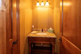 1512 W County Line Rd, Mequon, WI 53092 - Photo 73