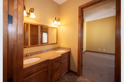 1512 W County Line Rd, Mequon, WI 53092 - Photo 37