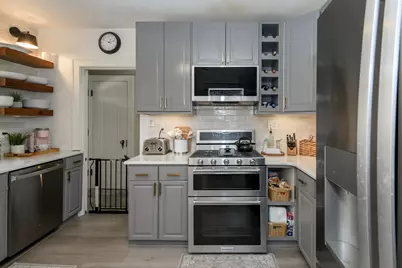 1614 E Kenmore Pl, Shorewood, WI 53211 - Photo 9