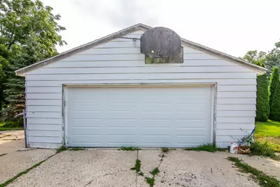 716  Glacier Rd, Pewaukee, WI 53072 - Photo 5