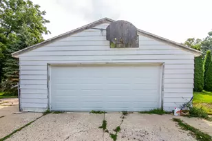 716 Glacier Rd, Pewaukee, WI 53072 - Photo 5