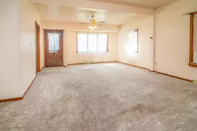 716  Glacier Rd, Pewaukee, WI 53072 - Photo 9