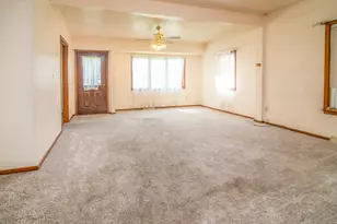716 Glacier Rd, Pewaukee, WI 53072 - Photo 9