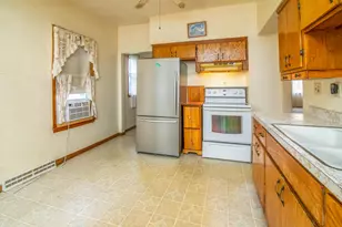 716 Glacier Rd, Pewaukee, WI 53072 - Photo 7