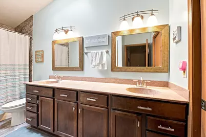 8141 S 88th St, Franklin, WI 53132 - Photo 17