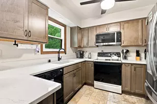 8141 S 88th St, Franklin, WI 53132 - Photo 13