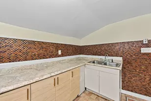 2631 N Booth St, Milwaukee, WI 53212 - Photo 9