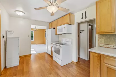 317 E Pleasant St, Oconomowoc, WI 53066 - Photo 13