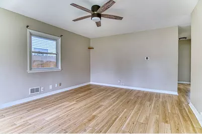 4666 S 50th St, Greenfield, WI 53220 - Photo 5