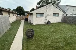 4666 S 50th St, Greenfield, WI 53220 - Photo 3