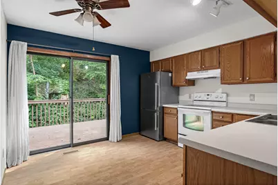 5241  33rd St #8, La Crosse, WI 54601 - Photo 9