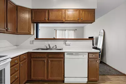 5241  33rd St #8, La Crosse, WI 54601 - Photo 11