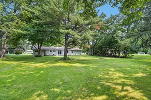 3830 Lakeview Dr, Racine, WI 53403 - Photo 3