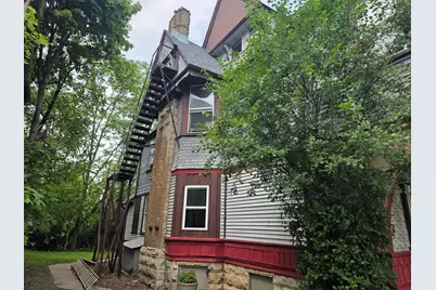 761 N 25th St, Milwaukee, WI 53233 - Photo 11
