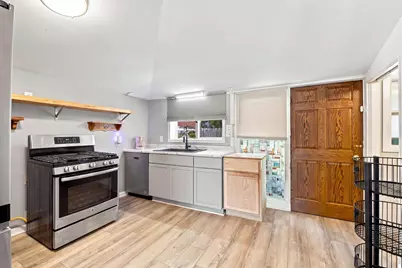 1526  Marquette St, Racine, WI 53404 - Photo 5