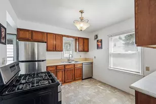 7935 W Becher St, West Allis, WI 53219 - Photo 17