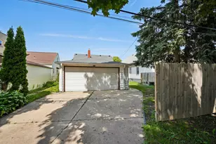7935 W Becher St, West Allis, WI 53219 - Photo 9