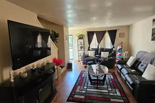 10434 W Kiehnau Ave, Milwaukee, WI 53224 - Photo 3