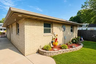 418 Blaine Ave, Racine, WI 53405 - Photo 17