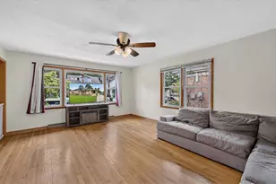 418 Blaine Ave, Racine, WI 53405 - Photo 5
