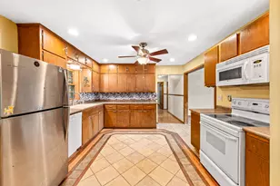 8601 Big Bend Rd, Racine, WI 53185 - Photo 11