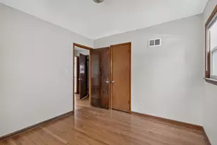 5360 N 107th St, Milwaukee, WI 53225 - Photo 21