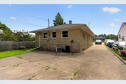 2812  Durand Ave, Racine, WI 53403 - Photo 3