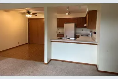 827  Quinlan Dr #C, Pewaukee, WI 53072 - Photo 9