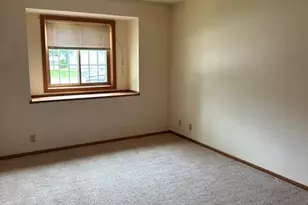 827 Quinlan Dr, Pewaukee, WI 53072 - Photo 17